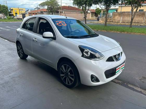 NISSAN MARCH 1.6 SL 16V FLEXSTART 4P XTRONIC